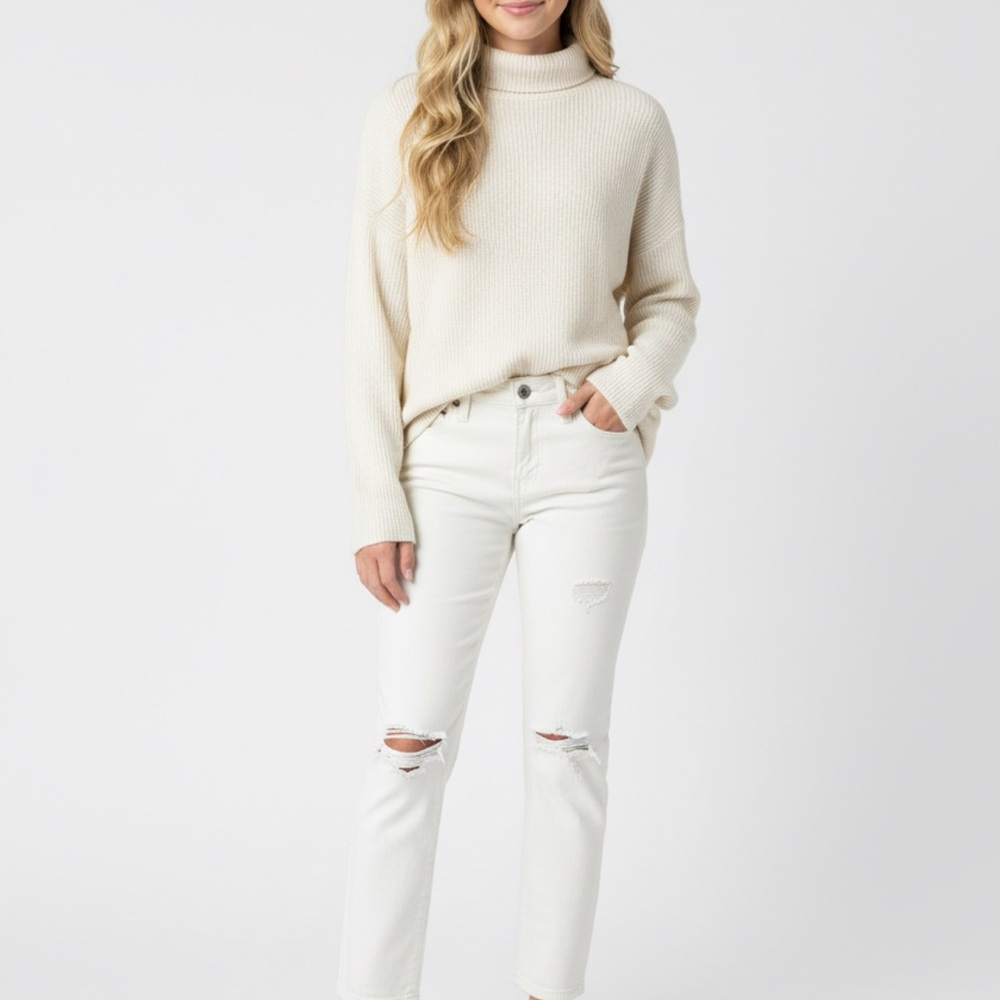 Aeropostale Women's Cream Straight Leg Jeans
